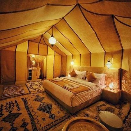 Luxury Desert Camp Мерцуга Екстериор снимка