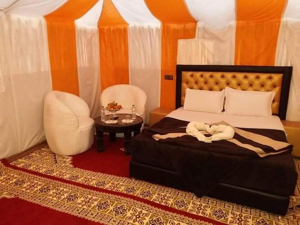 Luxury Desert Camp Мерцуга Екстериор снимка