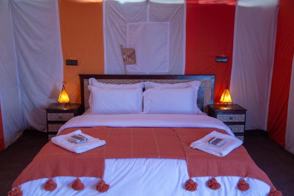 Luxury Desert Camp Мерцуга Екстериор снимка