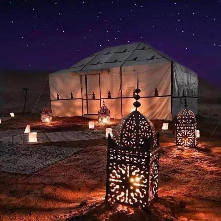 Luxury Desert Camp Мерцуга Екстериор снимка