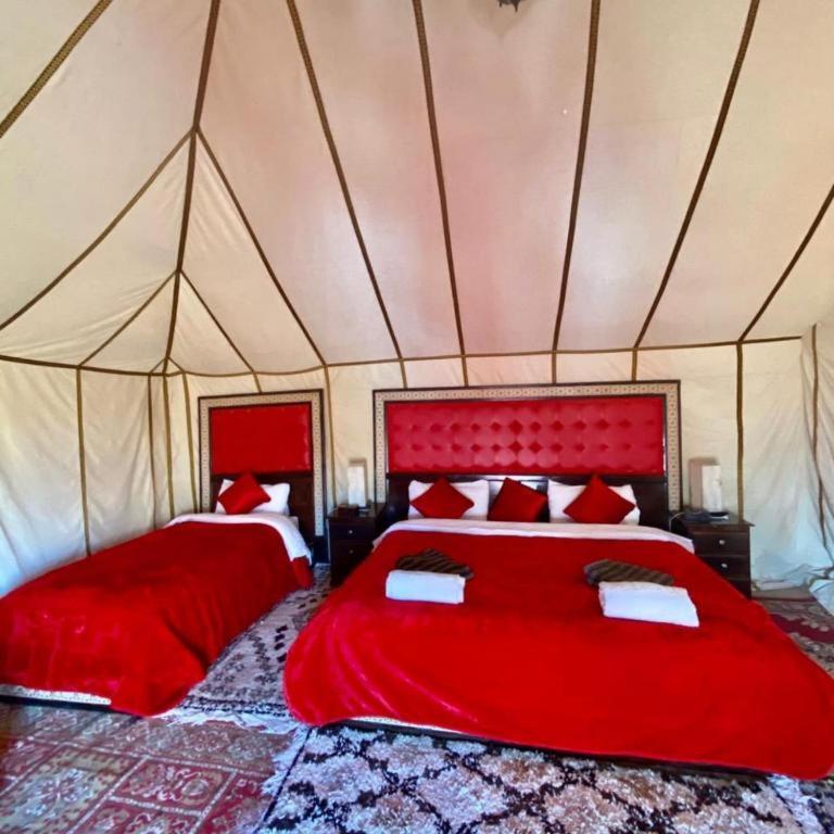 Luxury Desert Camp Мерцуга Екстериор снимка