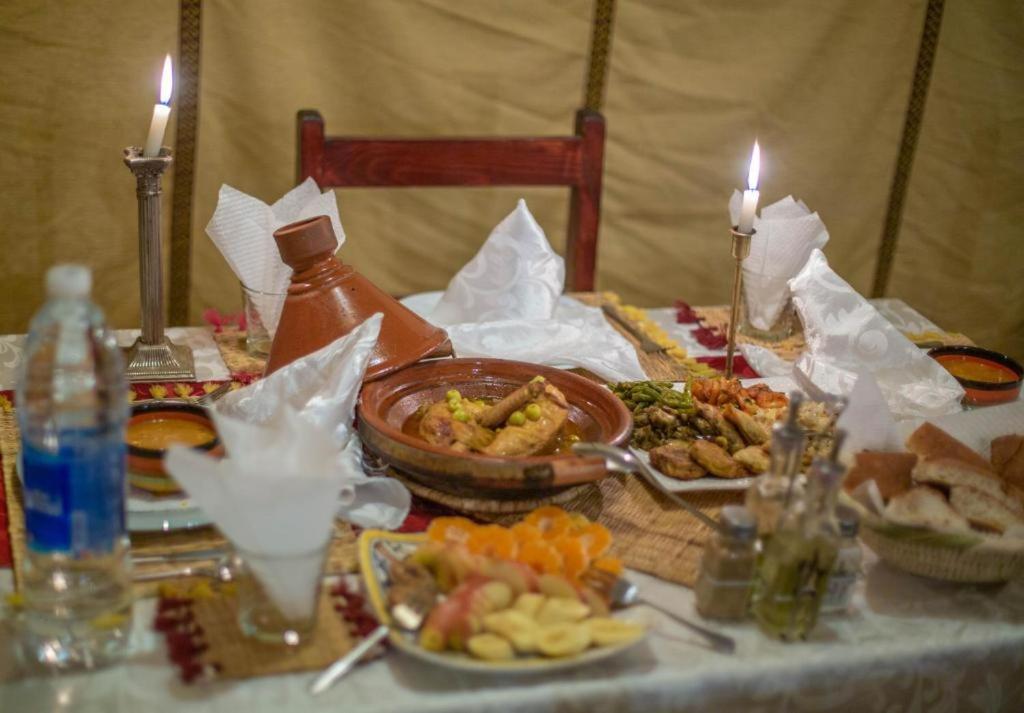 Luxury Desert Camp Мерцуга Екстериор снимка