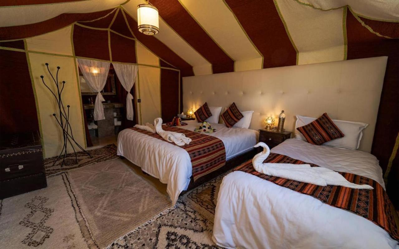 Luxury Desert Camp Мерцуга Екстериор снимка